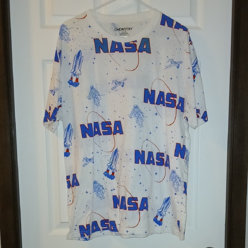 Chemistry White and Blue Graphic Tee